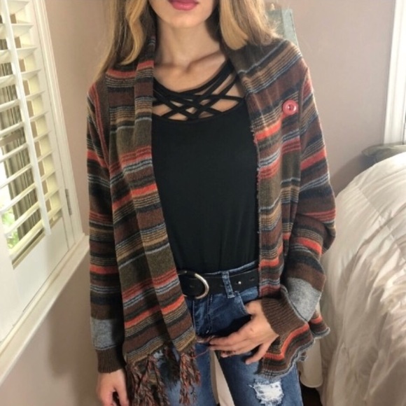 Solddd Outtt - Picture 3 of 6